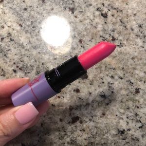 MAC KELLY YUM YUM LIPSTICK